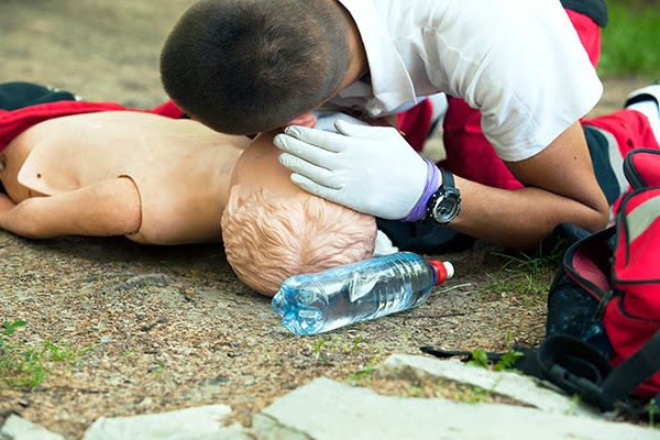 רענון עזרה ראשונה למדריכים והשופטים.